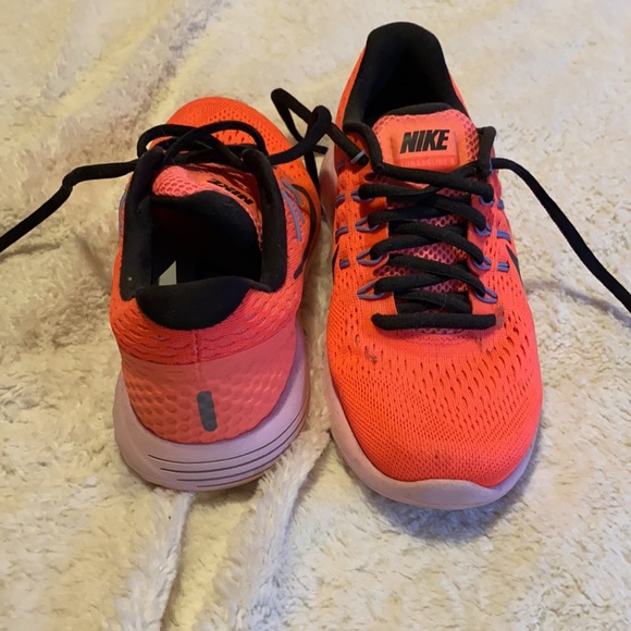 Women’s Nike Runners - Picture 2 of 2